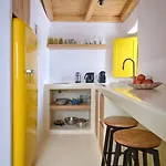 Yellow Stone * Páros