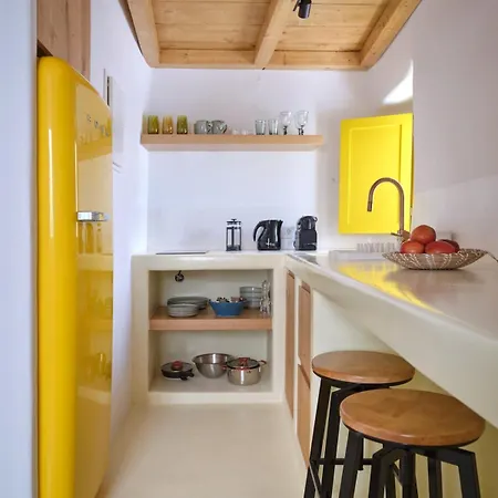 Yellow Stone * Páros