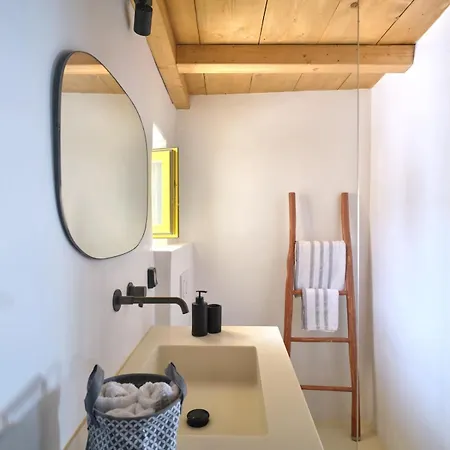 Yellow Stone * Páros