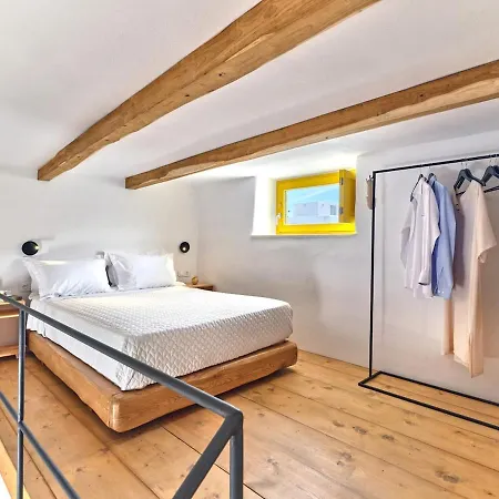 Yellow Stone * Páros