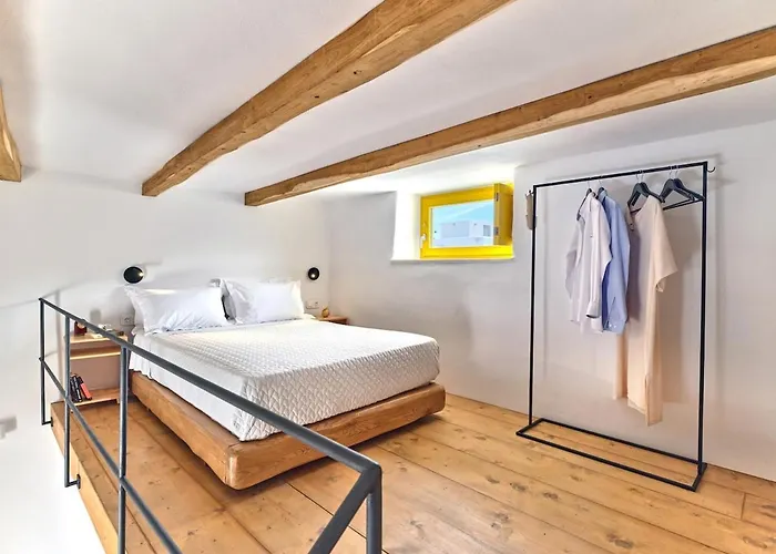 Yellow Stone * Páros